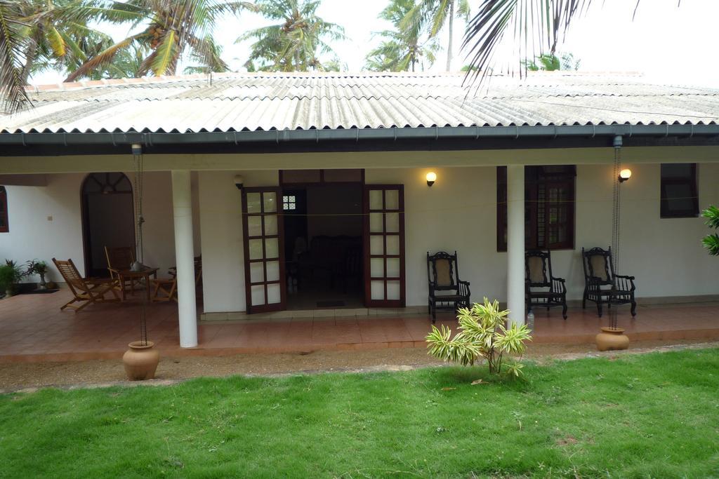 Beach House Negombo Room photo