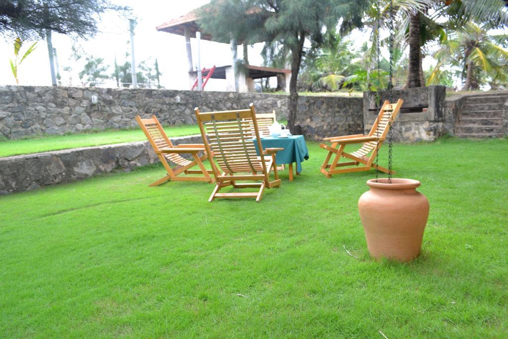 Beach House Negombo Exterior photo